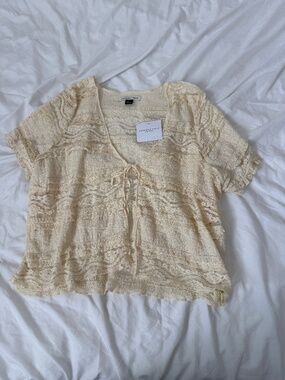 american eagle lace front tie top  size medium   details: -NWT -short sleeve top
